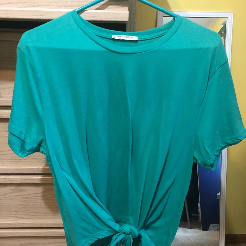 ZARA T-shirt with tie in the front- size small